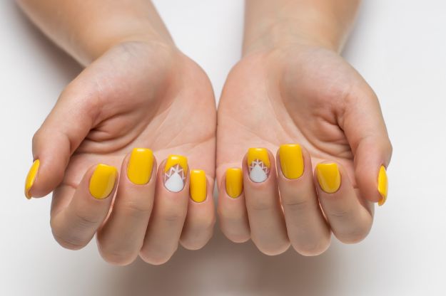 Top 5 yellow Nail polishes in 2020