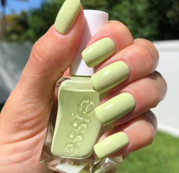 Gel couture 245 Take a walk from essie nail polishes spring 2019
